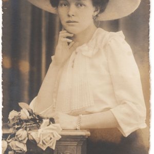 Damenporträt Atelier Plathen Leipzig 1912