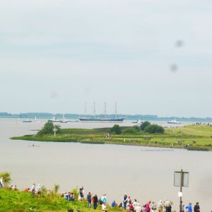 Sehnsüchtig in Erwartung auf das Eintreffen der Peking.