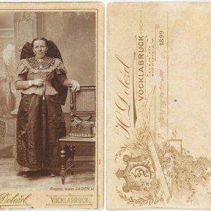 Dame in oberösterreichischer Tracht, Vöcklabruck 1899