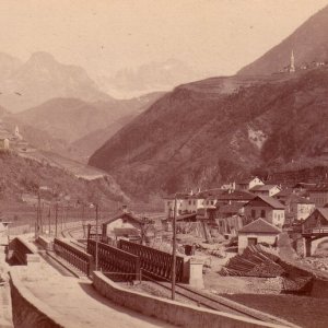 Eisenbahnlinie bei Kardaun