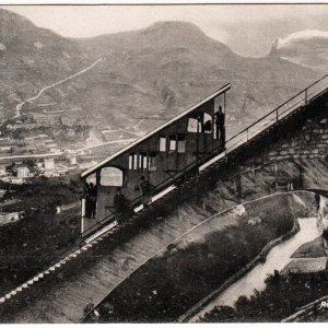 Bozen. Viadukt der Virglbahn mit Schlern.