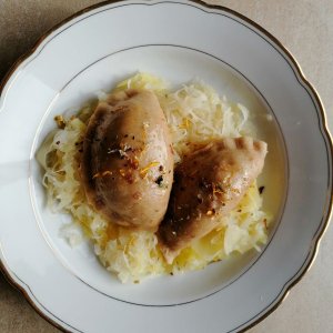 Fleischnudeln auf Sauerkraut