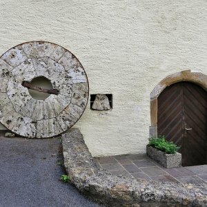 Medium 'Mühlstein 2' in der Kategorie 'Wassermühlen'