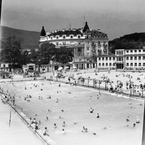 Medium 'Thermalstrandbad Baden, Sommer 1930' in der Kategorie 'Niederösterreich'