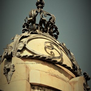 Berliner Rundgänge, Bekrönung des Siemensstegs.