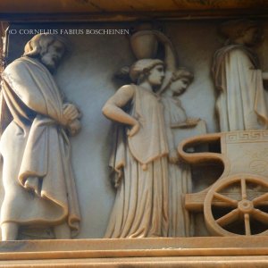 Das Schliemann Mausoleum in Athen. Der Fries