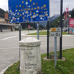 Grenz + Meilenstein Wurzenpass