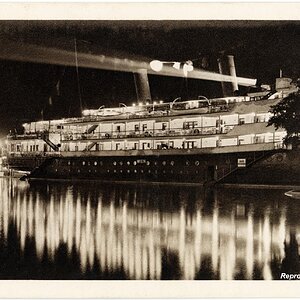 Lloyddampfer "Wien" bei Nacht, Prater 1913