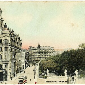 Wien Gumpendorfer Straße mit Apollo-Theater und Esterhazypark