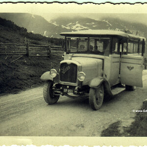 Postbus in den Bergen