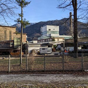 ehemalige Solvay-Werke Ebensee vom Traundammweg gesehen