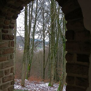 Unterer Zugang mit Blick auf Tawern