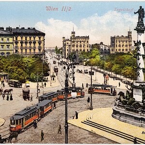 Wien, Praterstern, Tegetthoff-Denkmal und viele Straßenbahnen