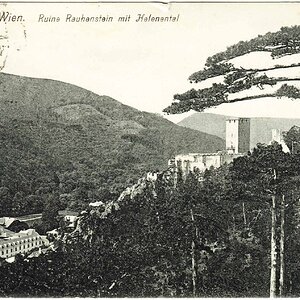 Baden bei Wien. Ruine Rauhenstein mit Helenental