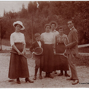 Am Tennisplatz