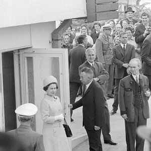 Queen Elizabeth II. im SOS-Kinderdorf Seekirchen am Wallersee Mai 1969