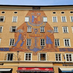 Salzburg, Anker-Sonnenuhr, Waagplatz 1