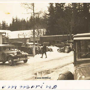 Autos am Parkplatz Semmering