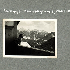 Veranda mit Blick gegen Kaunsergruppe, Plattenkogel (Schi-Urlaub 1936 in Serfaus, Tirol)