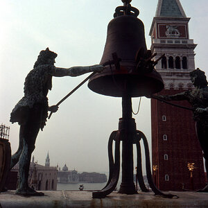 Die Mauren von Venedig am Uhrturm