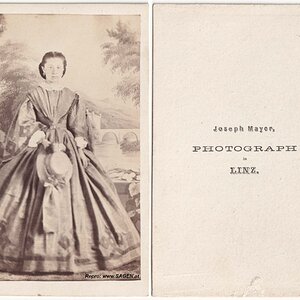 CdV-Porträt einer Dame bei Joseph Mayer in Linz 1860er Jahre