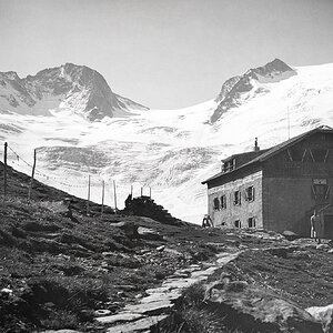 Greizer Hütte oberhalb des Floitengrunds, Zillertaler Alpen