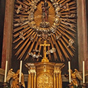 Dom Schwarze Madonna