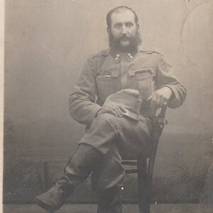 Fotografie des R. Korporals Holzer Franz, geboren 1884 zu Ober Hollabrunn (heute Stadt Hollabrunn), Niederösterreich.