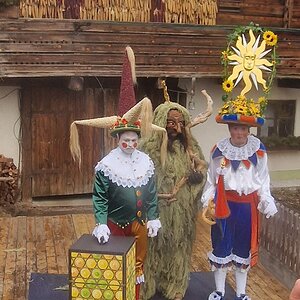 Laternenträger, Schleicher und ein Wilder