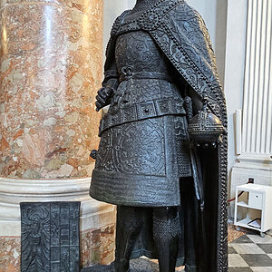 Innsbruck Hofkirche, Schwarze Mander, König Albrecht II.