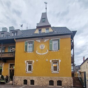 Sonnenuhr in Velden