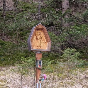 Wegkreuz am Lahnsattel