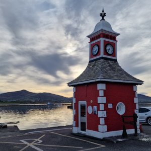 Uhrturm in Knightstown auf Valentia Island,  Irland