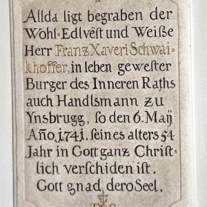 Pfarrkirche hl. Petrus, St. Peter, Ellbögen, Grabstein Schwaikhoffer
