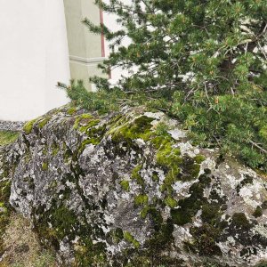 Pfons, Filialkirche hl. Margareta - Felsen