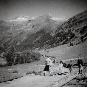 Am Weg zur Almsiedlung Innergschlöss im Jahr 1951