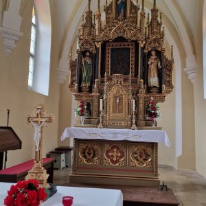 Altar in der Kirche Steinparz