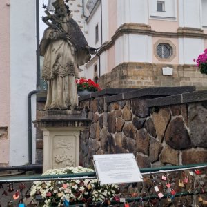 Hl. Nepomuk und Pöstlingberg