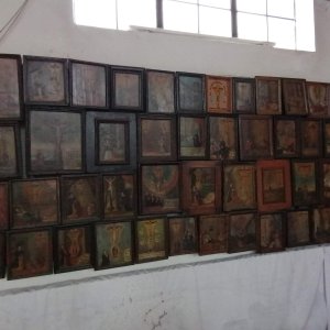 Votivbilder in der Wallfahrtskirche St.Peter und Paul in Tann