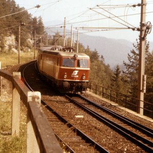 Lokomotive 1044 am Bahnhof Semmering 1979