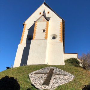 St. Pankraz, Ansicht von Westen.