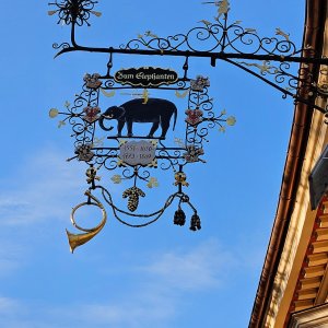 Wirtshausausleger "Zum Elefanten" Brixen