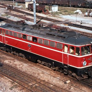 Rangier-Bahnhof Penzing mit Lokomotive 1042.511 im Jahr 1971