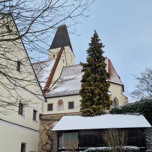 Sonnenuhr an der Pfarrkirche Wartberg ob der Aist