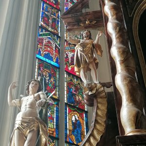 Glasfenster in der Kirche St.Stephanus in Weiten