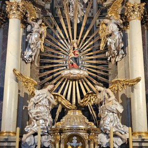 Hochaltar mit Gnadenbild Wallfahrtskirche Maria Kirchental