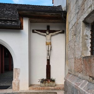 Wallfahrtsbasilika Mariathal, Kruzifix