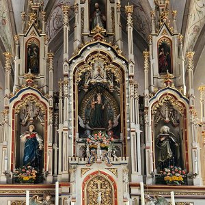 Pfarr- und Wallfahrtskirche Mariä Geburt Tschengls - Hochaltar