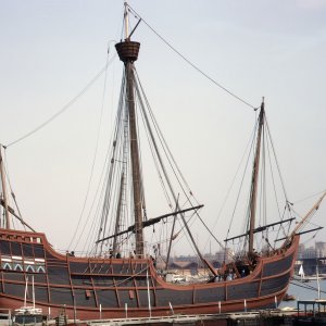 Schiff "Santa Maria" (Nachbau) im Hafen von Barcelona