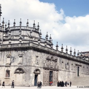 Ostfassade zur Plaza de la Quintana der Kathedrale von Santiago de Compostela